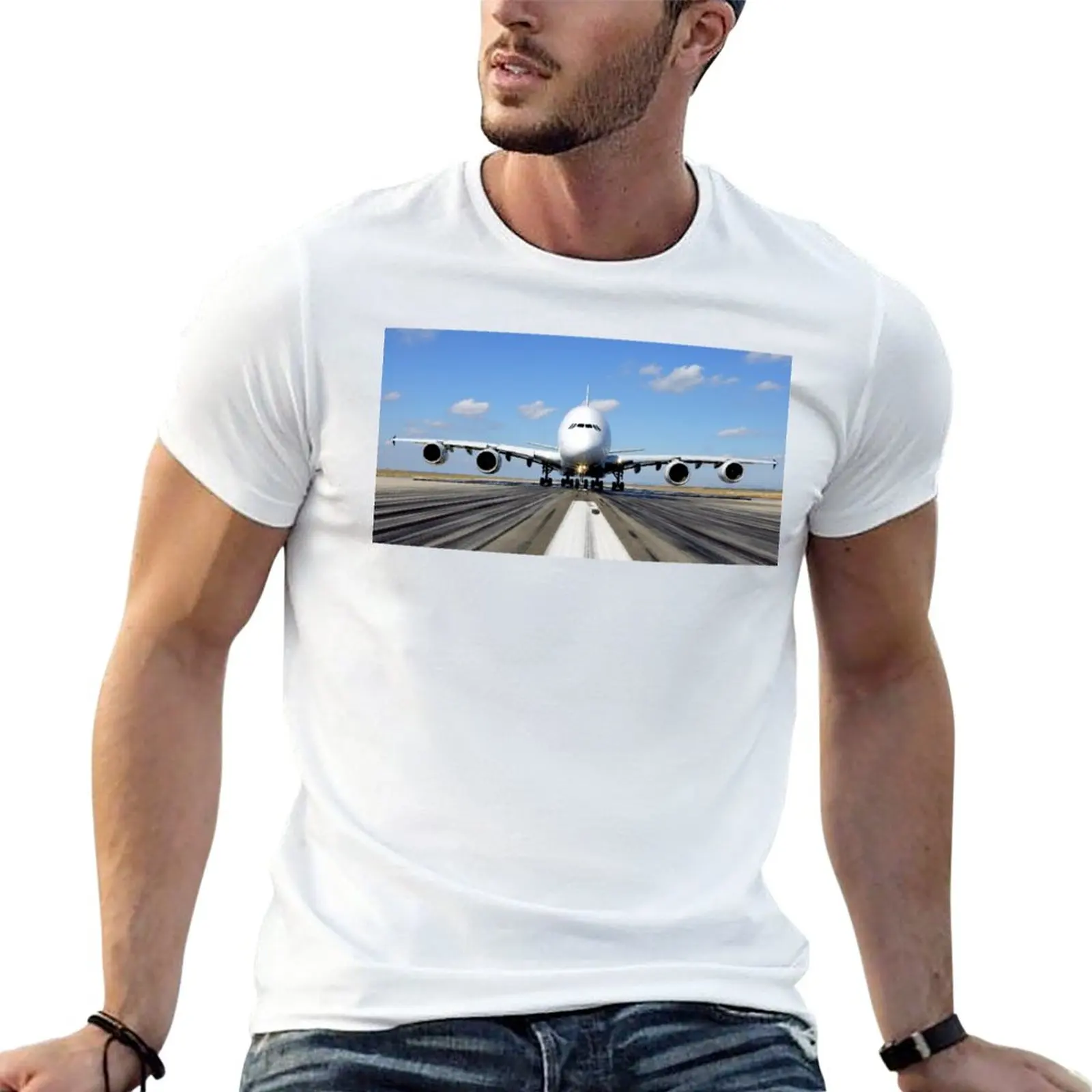 Тениска със самолет Airbus A380 на писта ивица, забавна тениска, потници в големи размери, тениски за мъже