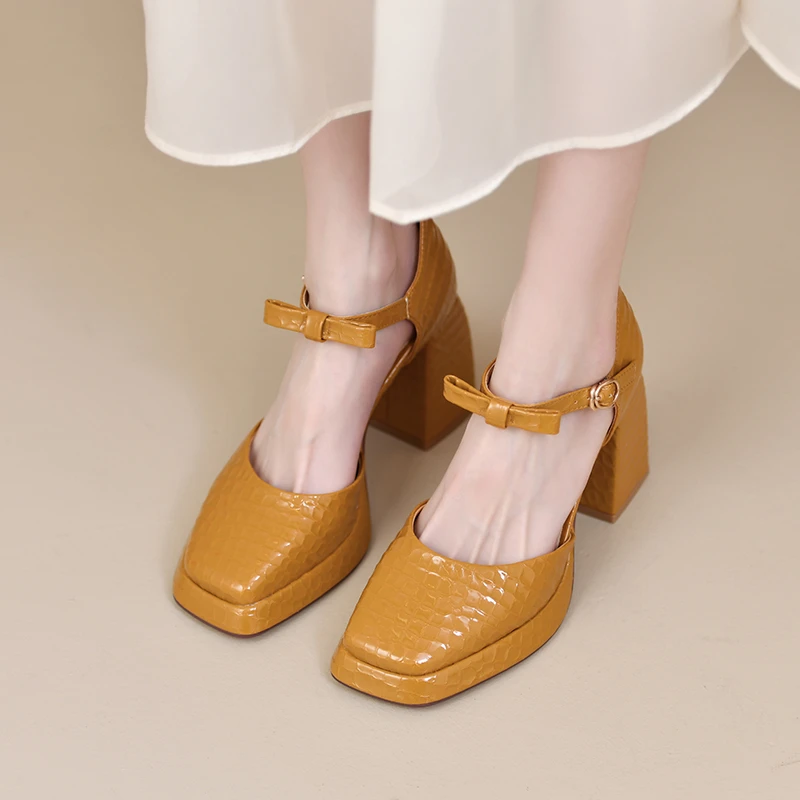 Елегантни дамски обувки Мери Джейн на висок ток 2024 г., дамски обувки-лодка на платформата с квадратни пръсти, женски модел обувки от лачена кожа на масивна ток, жените