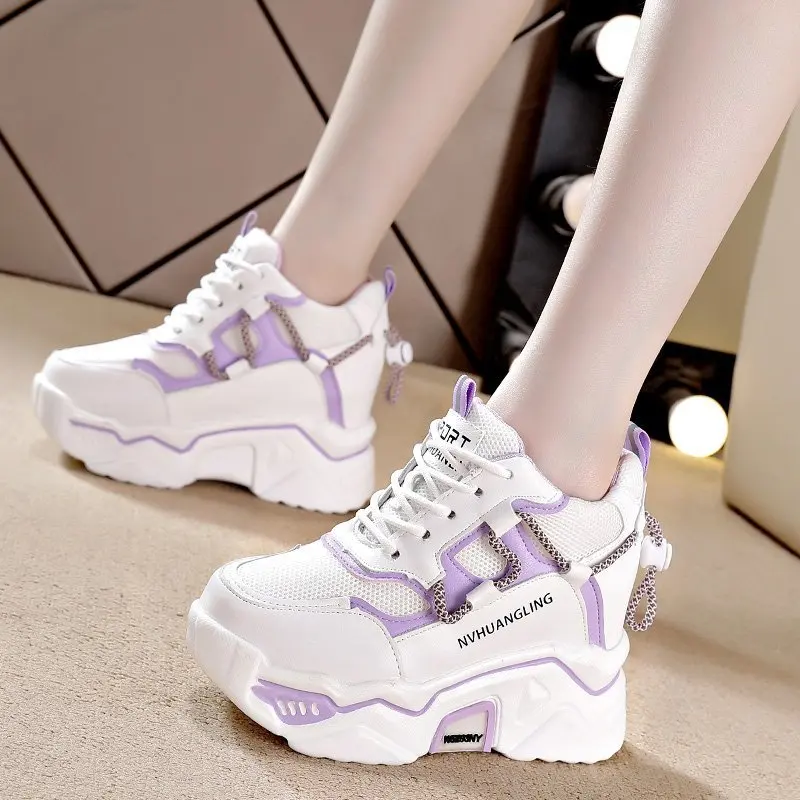 2023 Дамски новата есенна проста дамски обувки на сверхвысоком ток с повдигната горна част, ежедневни спортни обувки за баща на дебела подметка